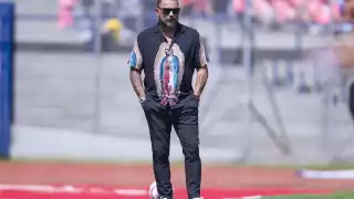 El Turco Mohamed apareció con una peculiar camisa, la cual no está permitida en la Liga MX