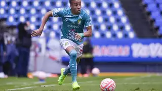 El colombiano Omar Fernández le da el empate al Puebla, que sigue líder