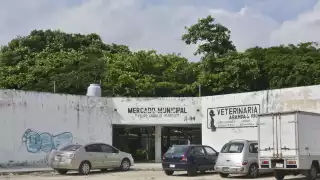 El lugar también se ha visto afectado por la delincuencia. La zona no es segura y varios locales han sido allanados