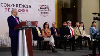 El presidente Andrés Manuel López Obrador criticó las reformas constitucionales pasadas que, según él, beneficiaron únicamente a una minoría elitista