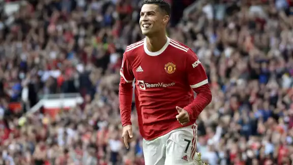 Cristiano Ronaldo llega a Arabia Saudita con un contrato hasta el 2025 Cristiano Ronaldo llega a Arabia Saudita con un contrato hasta el 2025