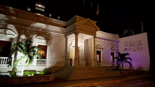 El Hotel Misión Mérida se encuentra ubicado en la calle 59 entre 52 y 54 del barrio de La Mejorada