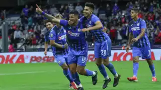 Cruz Azul busca otro central