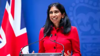 Suella Braverman renunció este miércoles tras admitir el error de enviar desde su teléfono personal un documento oficial en contra de las reglas del Ejecutivo
