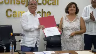 INE Campeche reconoce a Fernando Balmes por 35 años de servicio democrático