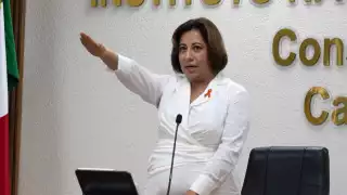 Itzel Aguilar Ambrocio asume como encargada de despacho del INE Campeche tras retiro de Balmes Pérez
