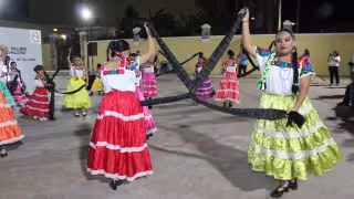 Organizan festival cultural para conmemorar el Día Internacional de la Mujer en Hopelchén