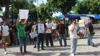 Estudiantes protestan por los problemas del Va y Ven en Mérida; piden permanencia de un transporte digno e inclusivo