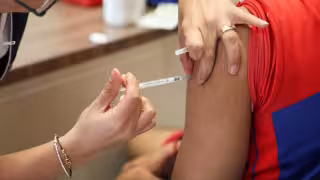 Instalan módulos de vacunación en Ciudad del Carmen; aplican más de 16 mil dosis contra sarampión