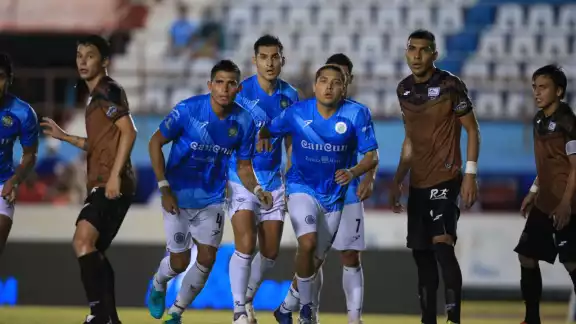 La Ola Futbolera ha trabajado durante la semana en busca de reivindicarse con el apoyo de su afición en casa La Ola Futbolera ha trabajado durante la semana en busca de reivindicarse con el apoyo de su afición en casa