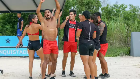 El último punto de la victoria lo dio Nataly de los Guardianes en Match Point contra los Conquistadores El último punto de la victoria lo dio Nataly de los Guardianes en Match Point contra los Conquistadores