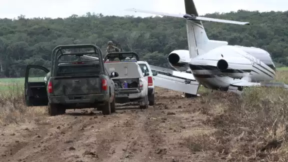 Han disminuido las detenciones y decomisos de enervantes y armas en comparación a las registradas en el 2020, expuso el Comandante de la 33a. Zona Militar, Hernán Cortés Han disminuido las detenciones y decomisos de enervantes y armas en comparación a las registradas en el 2020, expuso el Comandante de la 33a. Zona Militar, Hernán Cortés
