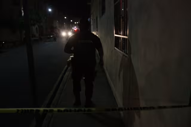 La víctima, la testigo y su agresor salieron a comprar cervezas para seguir festejando, cuando le disparó