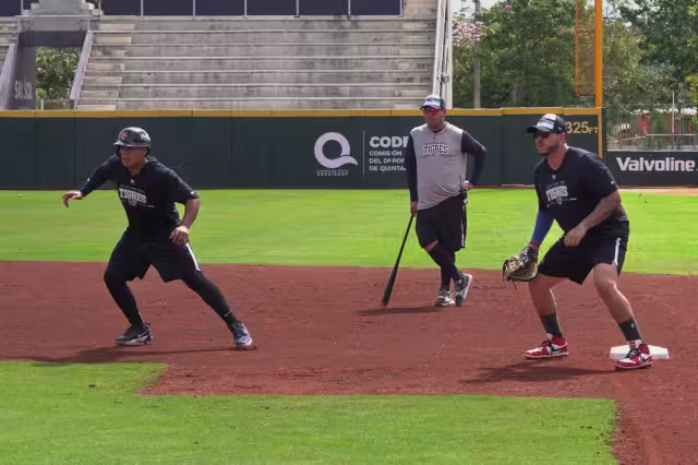 Los jugadores felinos regresaron al diamante para preparar la temporada.