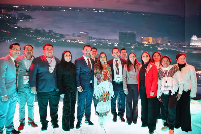 Ciudadanos en Chetumal manifiestan su desacuerdo ante viajes de las autoridades estatales a Europa