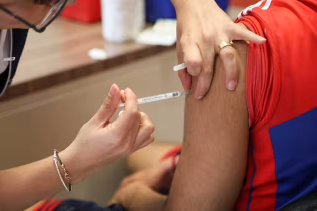 Autoridades de salud instalaron módulos de vacunación en Ciudad del Carmen.