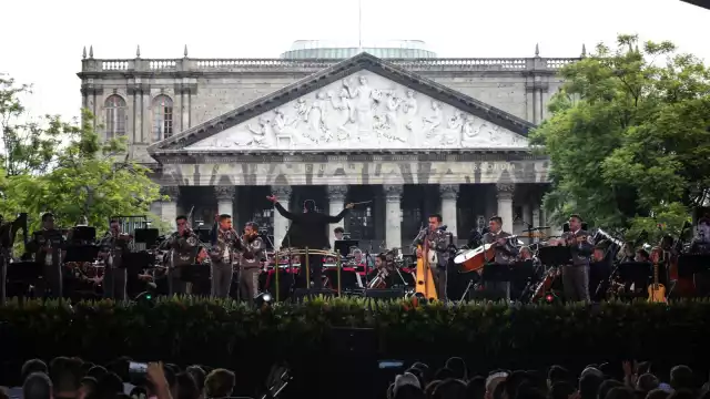 Encuentro de mariachis llena de música y color el oeste de México
