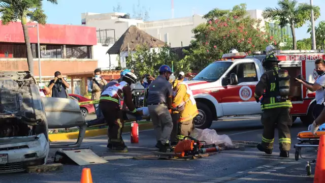 Entregaron reconocimientos a los cuerpos de emergencias y recordaron la gran labor de Protección Civil, Bomberos y Cruz Roja