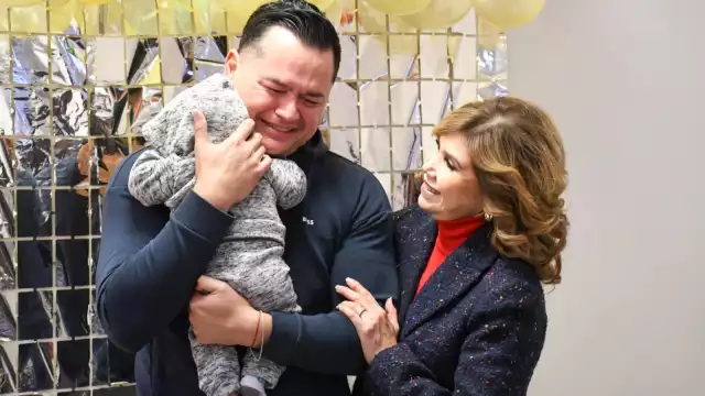 El hombre rompió en lágrimas con la noticia viral