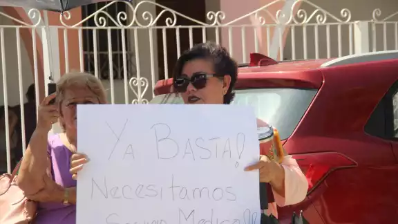 Jubilados de Pemex piden mejor atención médica