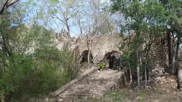 El santuario de San Mateo se cae de manera parcial al parecer por piedras robadas de las paredes