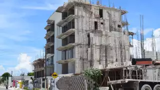 Edificios de lujo, parte de la inversión privada en Chicxulub Puerto, Progreso