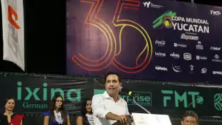 Mauricio Vila inaugura Copa Juvenil de Tenis en el Club Campestre en Mérida