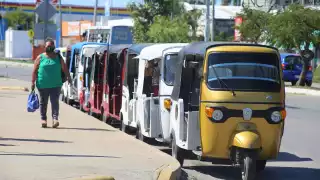 Tras el hallazgo, un taquero decidió regalar tacos y tortas a los mototaxistas que ayudaron en la búsqueda del menor de edad
