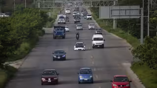 El exceso de velocidad fue el principal motivo de multa entre conductores, con seis mil 042 sanciones; la segunda por estacionarse en doble fila o en lugar prohibido