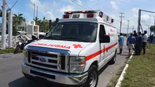 Paramédicos atendieron al motociclista herido