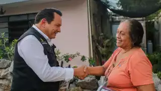 Joaquín Díaz Mena llega a Xcumpich en la "Jornada de Bienestar en tu colonia" en Mérida
