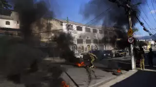 400 policías militares fuertemente armados fueron desplegados en la favela de Alemão