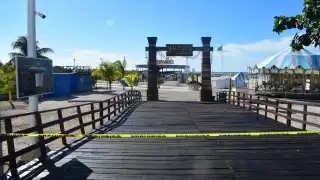 Los trabajos en la zona consisten en la aplicación de barniz para darle brillo a las tablas, que sin embargo no fueron removidas para su reparación