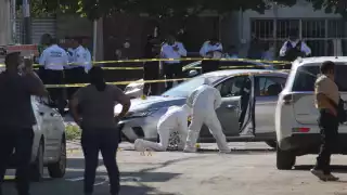 Se llegaron a contar entre 28 y 36 impactos de bala de diferentes calibres en el vehículo