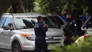 Los sicarios a bordo de una motocicleta dispararon al menos en cinco ocasiones en contra del conductor