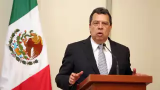 Exgobernador de Guerrero niega participación en caso Ayotzinapa