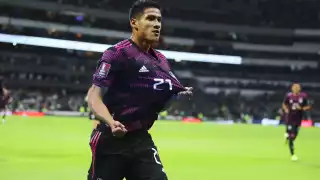 Uriel Antuna marco un gol y fue a quien le cometieron el penal para que Raúl Ji,ménez anotara el dos a cero