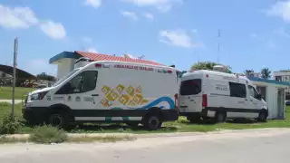 Autoridades de Mahahual exigen personal para operar ambulancias