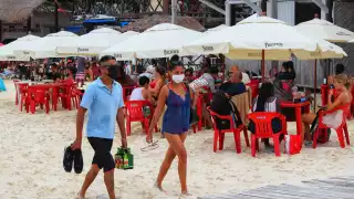 Algunos ciudadanos 'adelantaron' la llegada del Semáforo Verde en Cancún el fin de semana, pues acudieron a playas de la ciudad