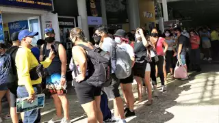 En las imágenes se pudo observar que no se respetó la Sana Distancia