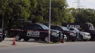 Color guinda invade Cancún: ¿estrategia política o moda pasajera?