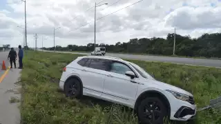 El hombre presentó golpes mientras que su auto tuvo daños materiales