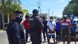 Los turisteros reclamaron la postura de los uniformados durante la recolecta de firmas