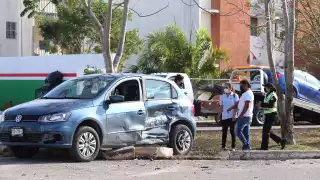 Los choferes de los vehículos accidentados en Ciudad Caucel llegaron a un arreglo, al estar ambos asegurados