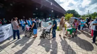 La aglomeración de personas impidió a algunos recibir su inmunización contra el coronavirus