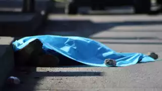 El hombre murió sobre la Avenida Tulum en Cancún, y su cadáver fue llevado a las instalaciones del Semefo