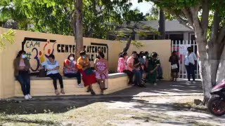 Los padres de familia piden que dejen al director completar su periodo por el bien de los alumnos
