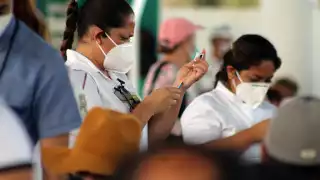 La vacunación contra el COVID-19 se realiza en algunos municipios de Quintana Roo