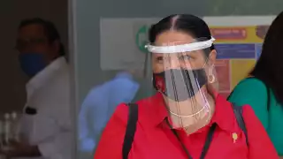 Dulce María Sauri a su llegada a la Cámara de Diputados (Cuartoscuro)