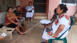 Los trabajadores dijeron a las mujeres que su iniciativa fue rechazada, pero que les aprobaron otra y por eso necesitan el efectivo